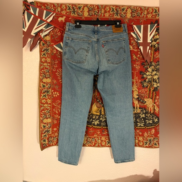 Levi’s Premium Wedgie 29 Blue Jeans Denim 99% Cotton 👖 - Picture 2 of 8